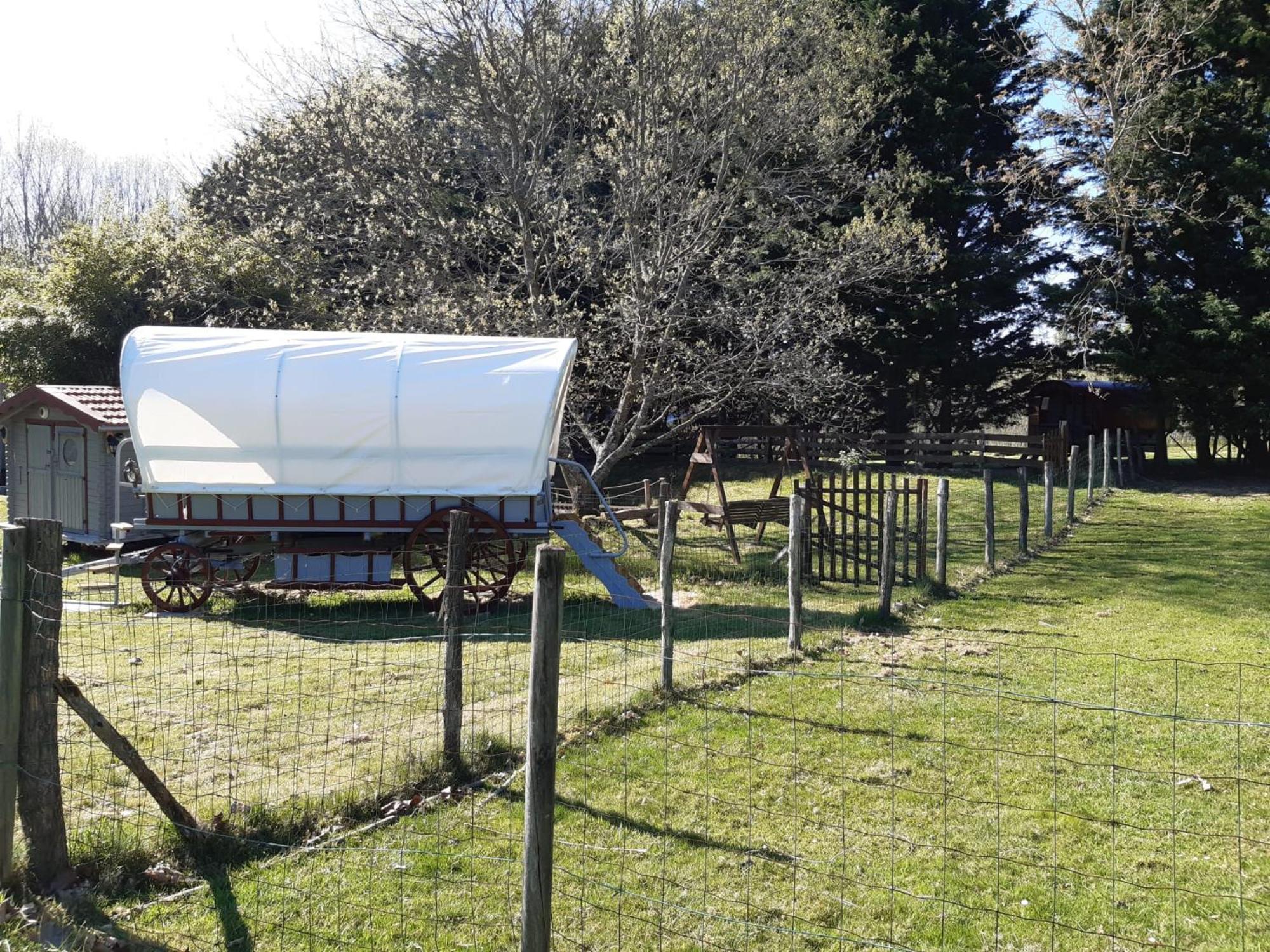 Tente Trappeur Ada, Au Jardin De La Vouivre Saint-Vincent-en-Bresse Exterior foto